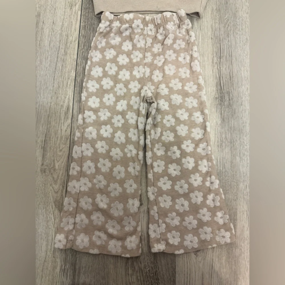 Bluey Tan and White Cozy Matching Set